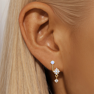Pendientes de Plata de Ley 925 con Baño de Oro de 18K para Mujer, Diseño Floral con Bola Redonda en la Parte Posterior - Product Image 4