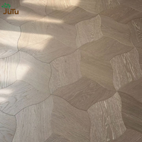 Parquet géométrique gris, mosaïque décorative en bois mélangé, ton taupe, pour projets résidentiels et commerciaux