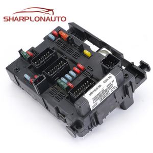 Pièces automobiles Boîte à fusibles 9657608780 pour Citroën C3 C5 C8 Peugeot 206 307 406 807 Ensemble de boîte à fusibles - Product Image 2