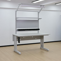 Mesa de Trabajo para Ensamblaje Electrónico DETALL, Diseñada para Ensamblaje de Semiconductores con Riel de Alimentación de Luz LED y Almacenamiento de Herramientas