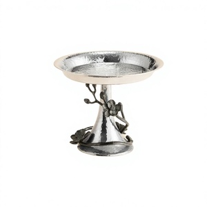 Support à gâteau en métal au design moderne, fait main, rond, pour présentation de desserts sur table, idéal pour la maison, les mariages et les anniversaires. - Product Image 4