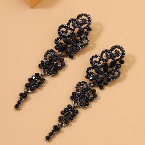 Exclusivo en Europa y América, Ropa de Moda para Mujer, Diseño Geométrico, Hueco, Aleación Plateada, Estilo Colgante - Product Image 4