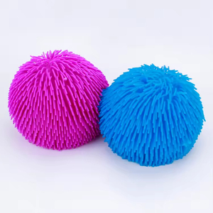 Pelota de PU con Relleno de Aire, Peluda y Corta, para Niños y Niñas, Juguete Sensorial de Alta Elasticidad para Fiestas - Product Image 5
