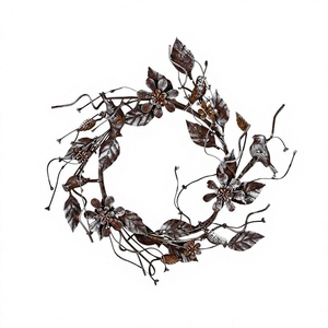 Corona de Metal Rústica Hecha a Mano con Flores Decorativas, Corona Navideña Redonda Sin Iluminación, Paquete Individual - Product Image 5