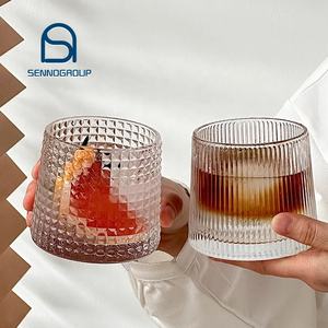 Vaso de <span class=keywords><strong>whisky</strong></span> de lujo con base pesada y rayas en relieve, posavasos de madera personalizado para bar, vasos para agua y <span class=keywords><strong>whisky</strong></span> - Product Image 1