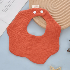 Qidou – bavoirs en gaze pour bébé, quatre couches, couleur unie, forme de pétale, pour nouveau-nés de 0 à 1 an, protection contre les bavures - Product Image 3