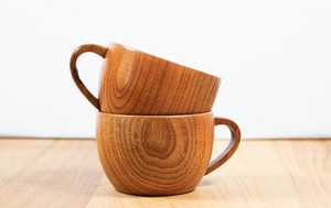 Tasse à thé en bois naturel, fabriquée à la main pour une utilisation quotidienne, offrant une durabilité écologique et un look chaleureux inspiré de la terre - Product Image 4