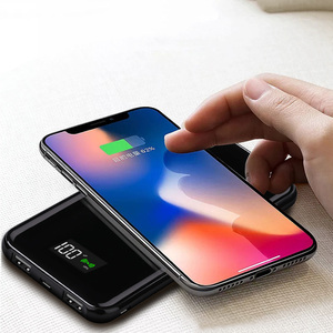 Comoda custodia powerbank in PVC <span class=keywords><strong>con</strong></span> <span class=keywords><strong>batteria</strong></span> Li-Polymer personalizzata ad alta capacità, ricarica rapida e Type-C. - Product Image 2