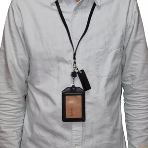 Porta Tarjetas de Identificación, Porta Credenciales de Trabajo, Cordones para Credenciales, Porta Tarjetas de Identificación de Cuero PU con Correa Elástica Retráctil para el Cuello y Porta Bolígrafos - Product Image 6