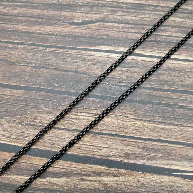 Cadena negra de 3mm x 61cm.