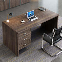 Poste de travail moderne pour le personnel de bureau Table de bureau modulaire Bureau de travail de bonne qualité pour les affaires directeur de patron d'hôtel