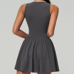 Nieuw ontwerp dames effenkleurige V-hals gevoerde nude-feeling beauty back anti-doorzichtige rok voor hardlopen, gym en tennis - Product Image 3