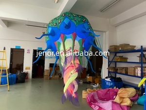 Marionnette gonflable géante et colorée en forme de méduse pour défilé d'adultes - Product Image 3