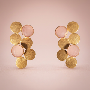 Boucles d'oreilles Huggie en argent sterling 925 plaqué or, rose perlé, tendance pour femmes - Product Image 3