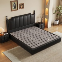 Modernes Vintage Öko-Freundliches Gepolstertes Plattformbett mit Stauraum, Hohen Pfosten, Gestepptem PU-Leder-Kopfteil, Kiefernholz, Queen-Size Softbett