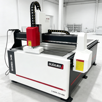 Routeur CNC pour le bois 1325 pour la découpe de MDF, broche à refroidissement par eau 1300*2500