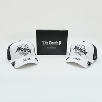 Gorra de béisbol de 5 paneles estilo grafiti urbano con bordado de estrella y cruz, gorra trucker de malla transpirable, visera de gamuza bicolor, gorra de algodón al por mayor