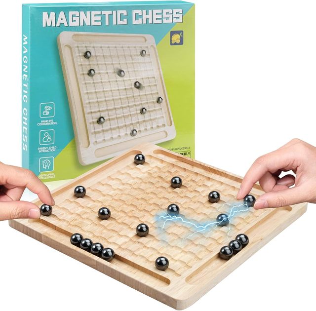 Fun Family Party Strategy Intellectual Battle Game Wooden Magnetic Battle Chess Game for Kids and Adults