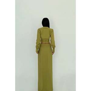 ชุดเซ็ตสองชิ้นสีเขียวมะกอก ไลอแน ผ้าถักคุณภาพสูง ทรงเข้ารูป สไตล์ลำลอง สำหรับฤดูร้อน ความยาวระดับเข่า แบบเรียบสีพื้น ตัดเย็บตามสั่ง - Product Image 1