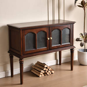 Mobile Contenitore Classico Retrò in Legno Massello per Soggiorno e Ingresso, Credenza in Noce Scuro con Ante in <span class=keywords><strong>Vetro</strong></span> Scanalato e Gambe Tornite - Product Image 6