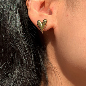 Pendientes de Acero Inoxidable con Forma de Corazón Simple para Mujer, Pendientes de Corazón Chapados en <span class=keywords><strong>Oro</strong></span>, Joyería Moderna Antialérgica - Product Image 4