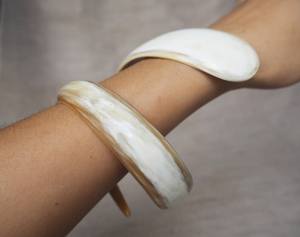 Brazaletes de Cuerno de Búfalo, Artesanía Natural, Joyería Étnica para Mujer, Hechos a Mano por Artesanos, Estilo Sostenible y Expresión Personal Única - Product Image 5