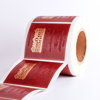Étiquette de boisson en vinyle rouge imperméable autocollante avec logo en feuille d'or personnalisé par le fabricant