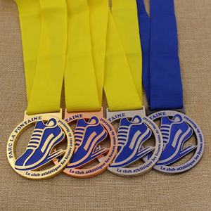 Alta qualità scava fuori La medaglia da corsa Parc La fondotinta in bronzo argento dorato con Sneaker - Product Image 1