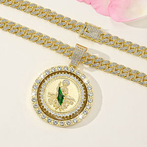 Collar de Circonita Cúbica con Colgante de Moneda Mexicana de San Judas, Chapado en Oro, Joyería Religiosa - Product Image 4