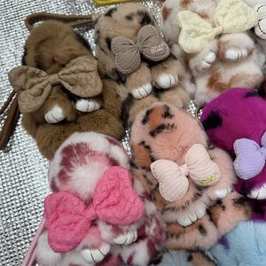 Vente en gros de porte-<span class=keywords><strong>clés</strong></span> en fourrure de lapin Rex véritable arc-en-ciel multicolore, pendentif lapin mignon à pois, accessoires pour porte-<span class=keywords><strong>clés</strong></span> de voiture - Product Image 3