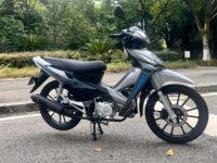 Moto à essence robuste et durable, très demandée en Afrique et en Asie du Sud-Est
