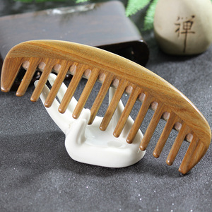 Peine para el cabello de madera de sándalo verde Meishuge, peine de masaje hecho a mano con dientes anchos en forma de U para la población en general - Product Image 3