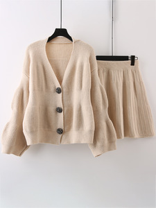 Completo da donna di alta gamma, nuovo, stile <span class=keywords><strong>corto</strong></span> <span class=keywords><strong>e</strong></span> raffinato, composto da top a maniche lunghe <span class=keywords><strong>e</strong></span> gonna corta, due pezzi. - Product Image 4