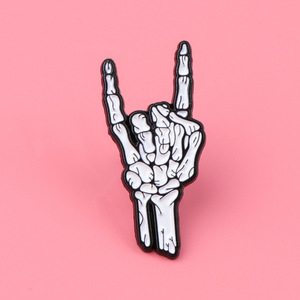 Trâm cài hình đầu lâu, hình ngón tay, biểu tượng nhạc rock, biểu tượng cử chỉ tay, phù hiệu cài áo, trâm cài hình lòng bàn tay, phụ kiện trang trí quần áo, ba lô - Product Image 4