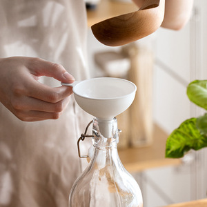 Yimijia Plastic Funnel White Pet Material For Kitchen Cosmetic Dispensing Oil <b>Bottle</b> Use - Product Image 1