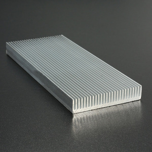 Dissipateur thermique en profilé d'aluminium 100x41x8mm à montage en surface pour circuits intégrés LED et transistors - Product Image 1