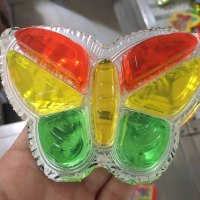 Mini boisson au goût de fruit en forme de papillon, délicieuse collation