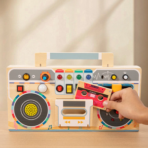 Juguete <span class=keywords><strong>de</strong></span> <span class=keywords><strong>Madera</strong></span> con Radio Retro Montessori CPC CE, Tablero <span class=keywords><strong>de</strong></span> Actividades con Interruptores Electrónicos, Aprendizaje <span class=keywords><strong>de</strong></span> Habilidades Motoras Finas para Niños Pequeños - Product Image 3