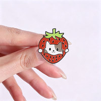Drie stuks fruit kat emaille pin set watermeloen aardbei ananas kitten broches voor rugzak decoratie