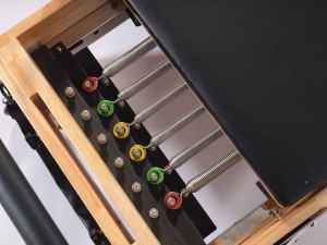 Tour de <span class=keywords><strong>Pilates</strong></span> en chêne réglable et durable – Équipement de fitness commercial écologique pour studio de <span class=keywords><strong>Pilates</strong></span>, garantie 2 ans - Product Image 6