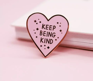 Ustom-broche de esmalte en forma de corazón para mujer, chapa de metal de color oro rosa - Product Image 6