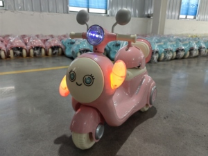 Nuevo Modelo 2026, Bicicleta Eléctrica de <span class=keywords><strong>Pedales</strong></span> para Niños de 6V4, Columpio y Carro Deslizante, Juguete Recargable para Edades de 2 a 8 Años, Batería, Bicicleta de 3 Ruedas - Product Image 2