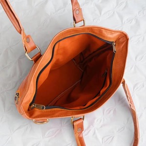 Best Quality Elegant Ladies Leather <b>Shoulder</b> Purse With Adjustable <b>Strap</b> And Secure Closure Available For Sale - Product Image 4