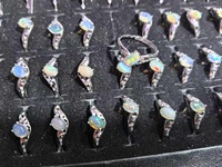 Anello in argento 925 di forma ovale opale con pietra preziosa naturale liscia all'ingrosso 5*7MM