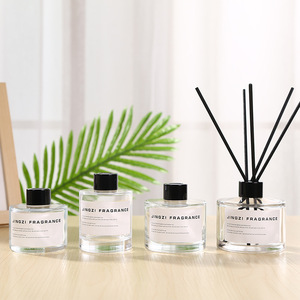Bouteille en verre ronde transparente pour diffuseur de parfum, 50ml, 100ml, 120ml, 200ml, avec logo personnalisé 2026 - Product Image 1