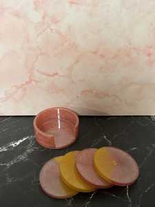 Elegante Posavasos de Resina Hecho a Mano con un Diseño Artístico Único, Perfecto para Agregar Estilo y Protección a las Mesas - Product Image 3