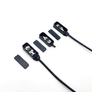 Scatola di giunzione per <span class=keywords><strong>pannelli</strong></span> <span class=keywords><strong>solari</strong></span> per cavo di <span class=keywords><strong>collegamento</strong></span> fotovoltaico MC4 a tre parti da 25A, 1500V, IP68, impermeabile per esterni - Product Image 3