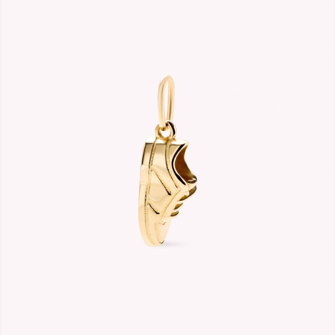 จี้ห้อยคอรูปสนีกเกอร์