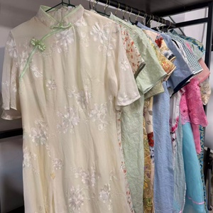 Venta al por mayor a bajo precio, ropa usada de alta calidad y estilo exquisito, fardos de ropa usada de verano estilo <span class=keywords><strong>Cheongsam</strong></span> para mujer - Product Image 3