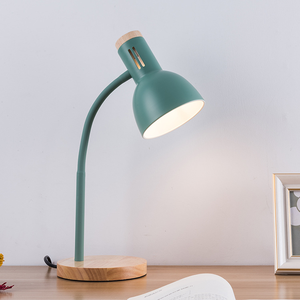 Automatisch dimmbare LED-Schreibtischlampe mit 3 Farben, einstellbarer Helligkeit, flexiblem Schwanenhals, Lichtsensor und USB-Ladeanschluss - Product Image 3